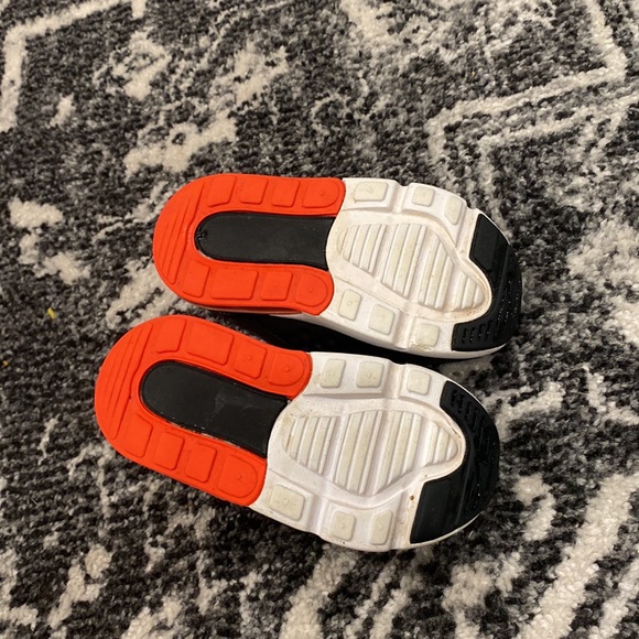 Kid Nike Air Max 270 - Picture 2 of 2